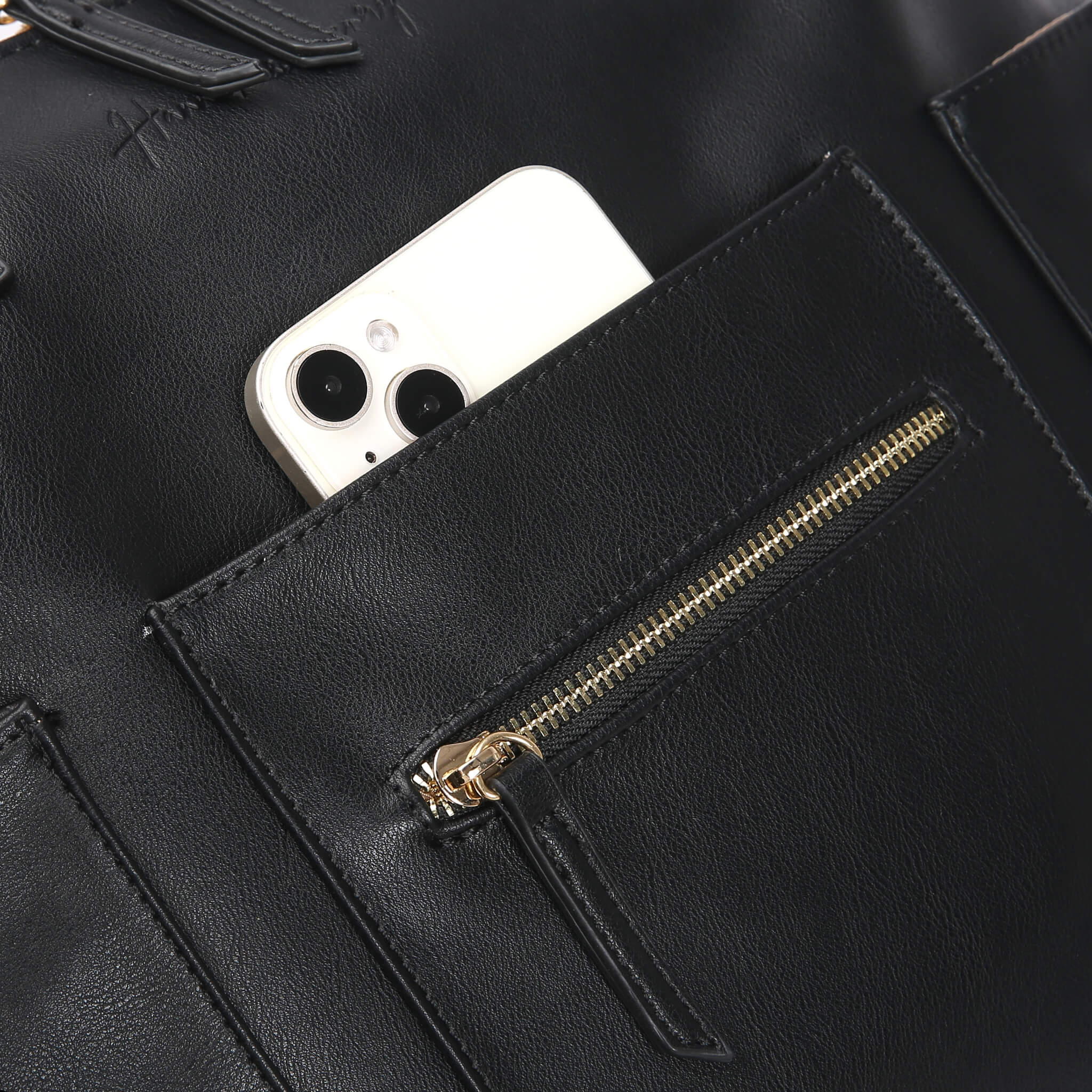 Chelsea Convertible | Black - Diaper Bag by Hannah and Henry USA